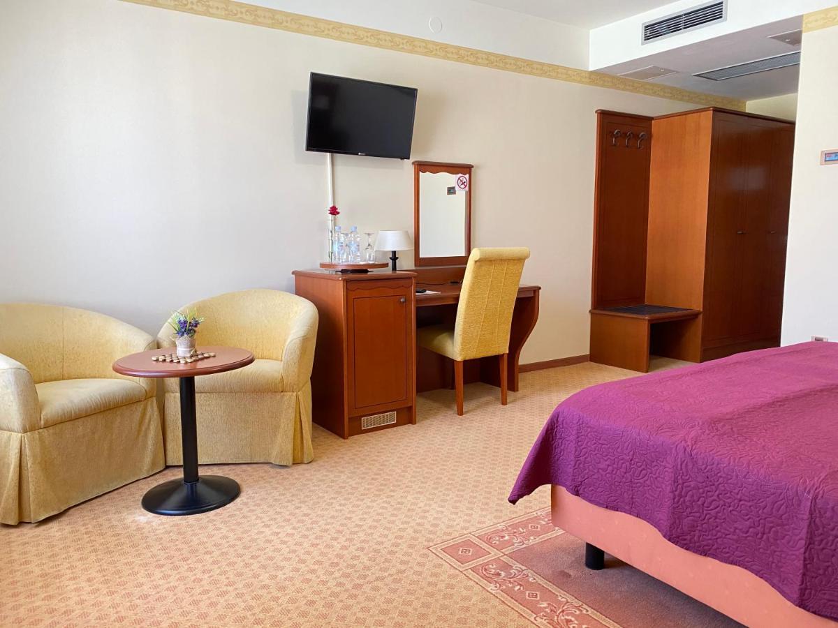 Double or Twin Room - without Balcony