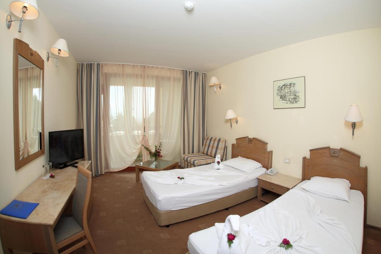 Twin Room Park View Beach Access