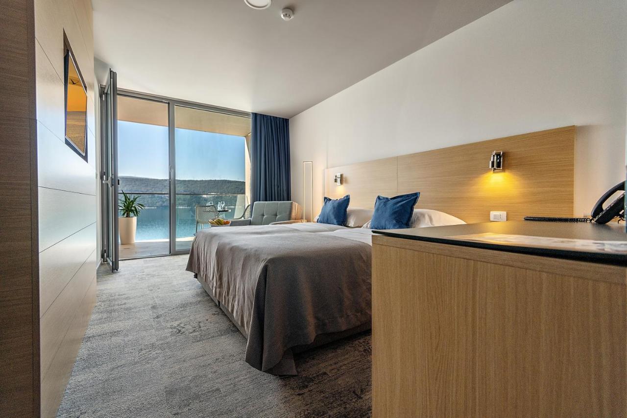 Deluxe Double or Twin Room Sea View