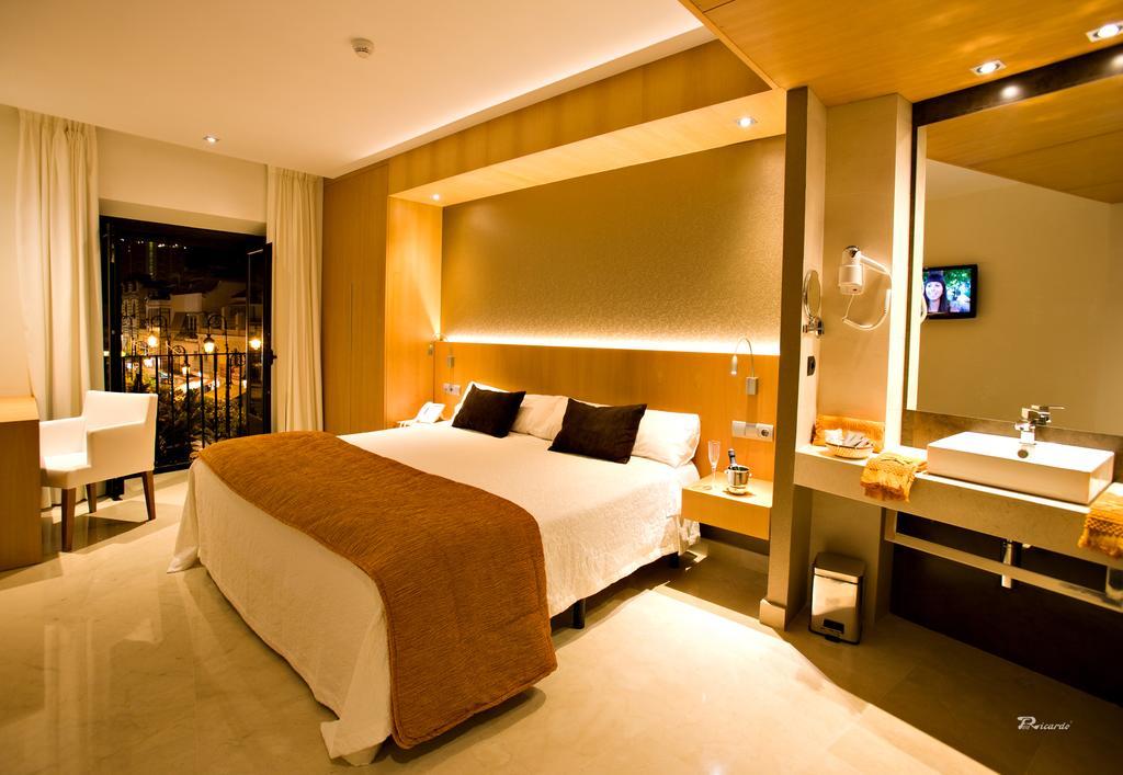 Superior Double Room Spa Bath,698892771:JPEG