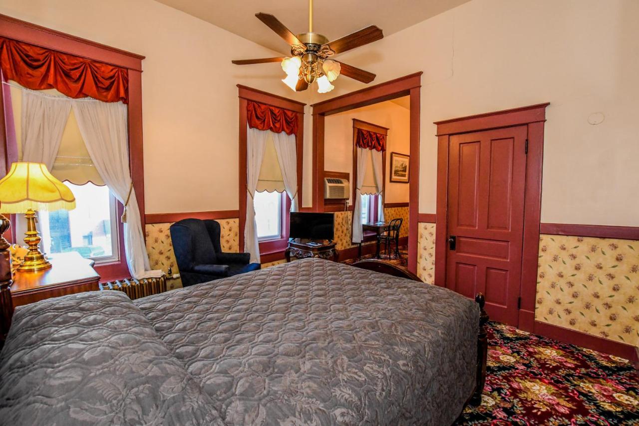 Queen Room
