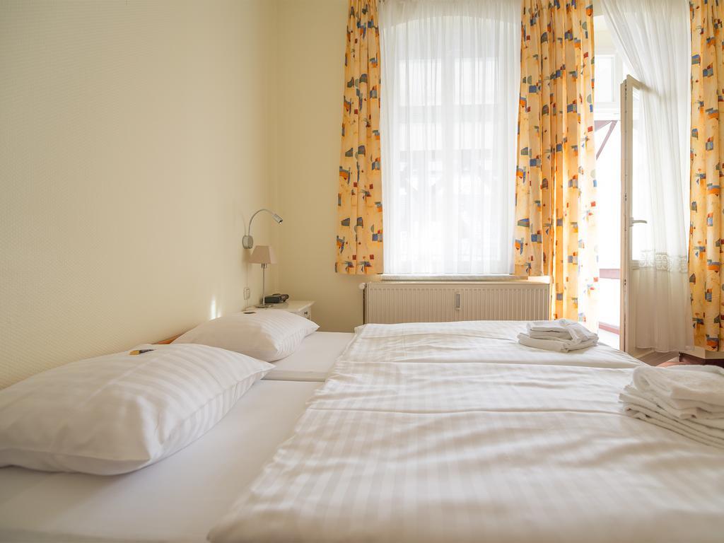 Doppelzimmer mit Balkon