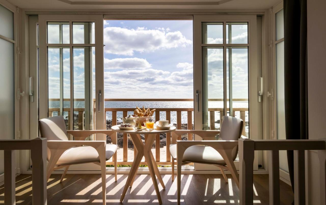 Prestige Zimmer mit Erkerfenster