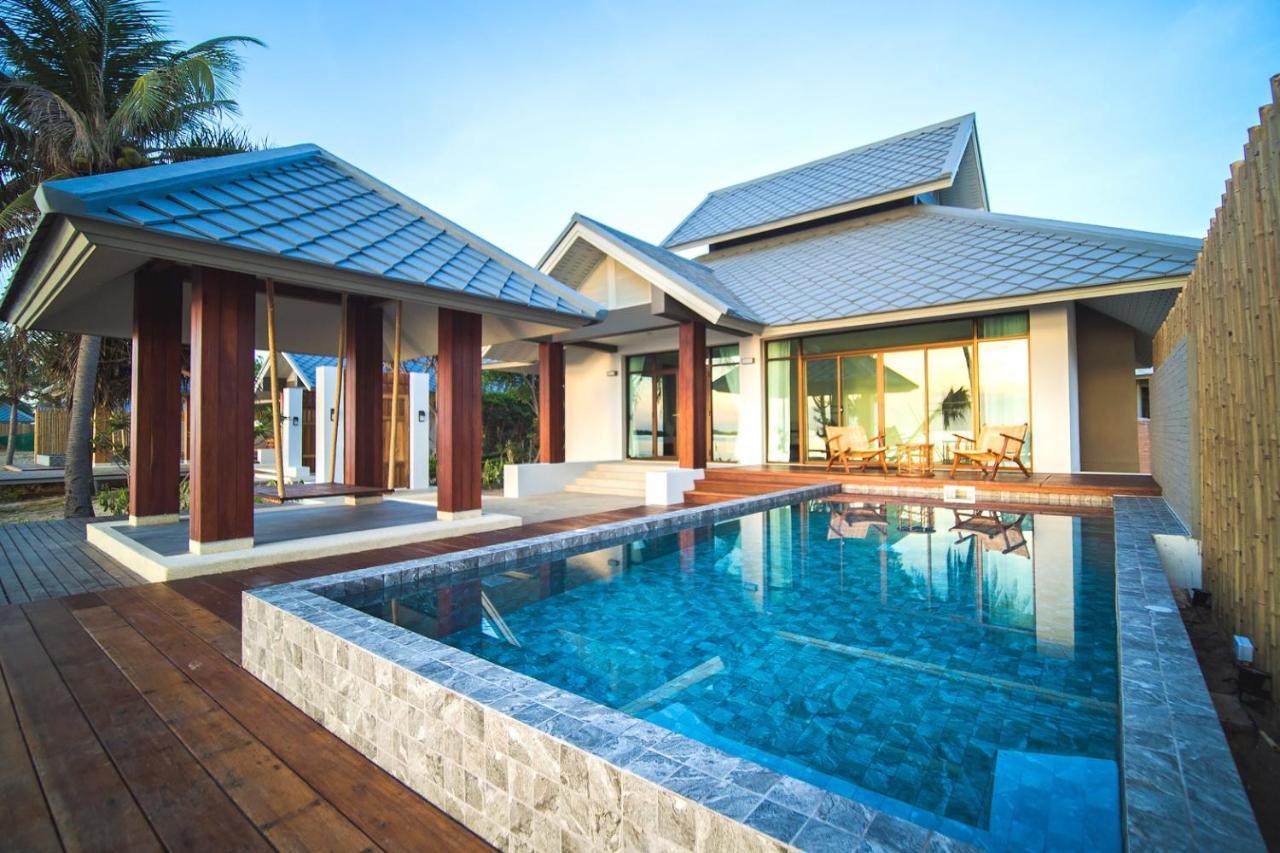 Sirarun Beach Front Villa