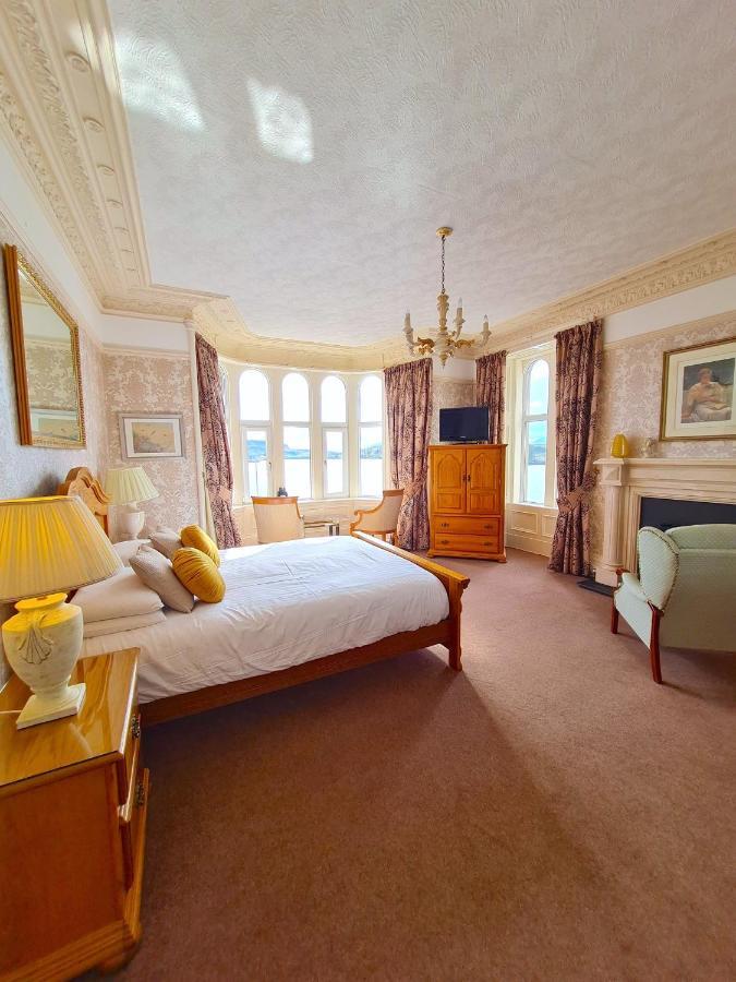Kamer met Kingsize Bed en Uitzicht op Zee