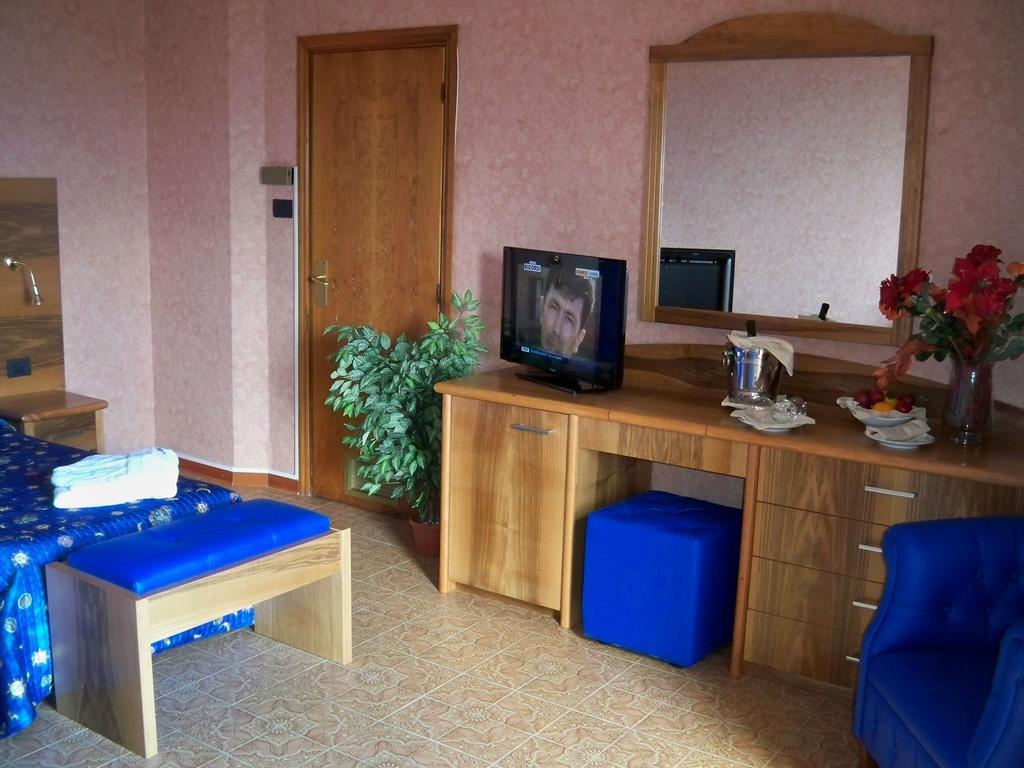 Double or Twin Room,1006705486:JPEG