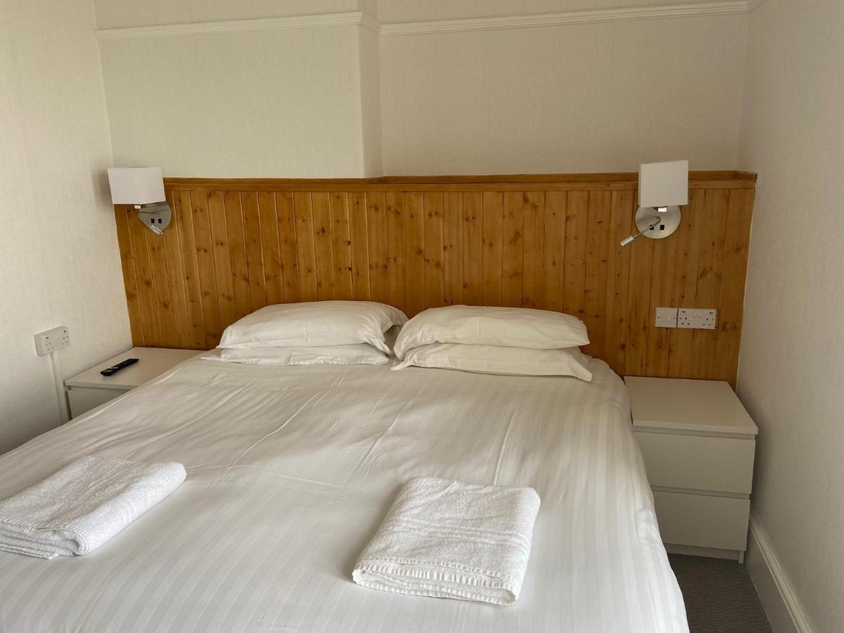 Double or Twin Room with Sea View