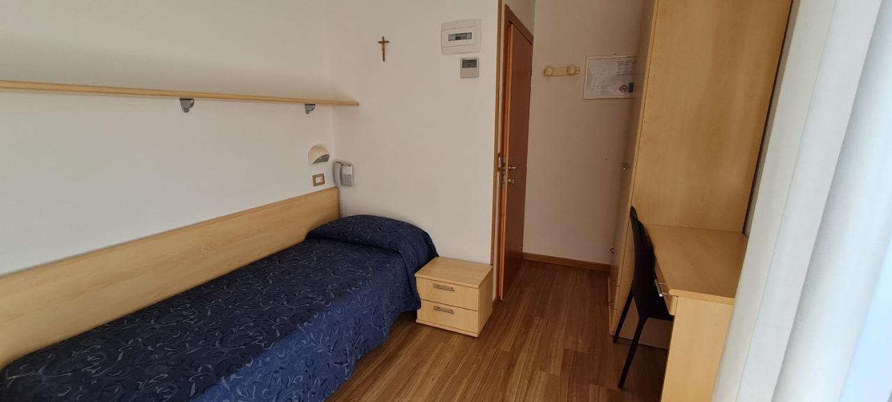 Single Room Balcony,1118024220:JPEG
