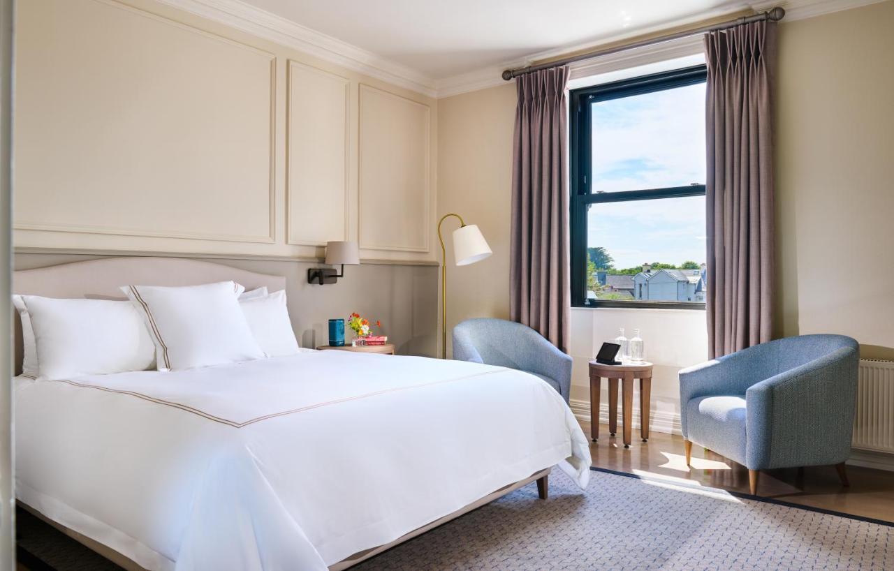 William Street King Room with Sofa Bed