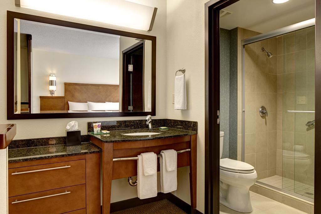 Kamer met Kingsize Bed en Slaapbank - Bovenverdieping