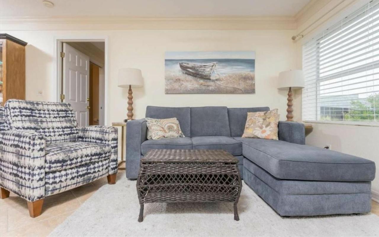 Two-Bedroom Apartment Ocean View