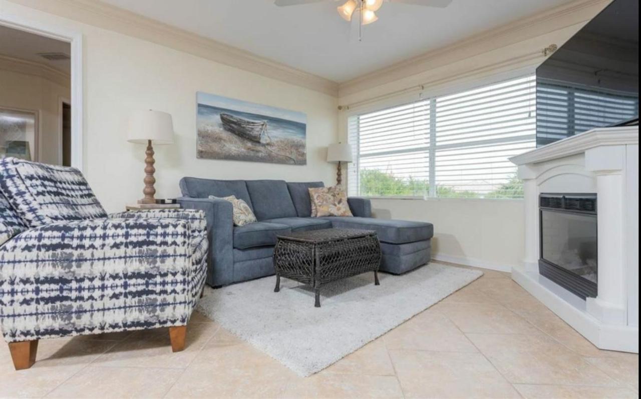 Two-Bedroom Apartment Ocean View