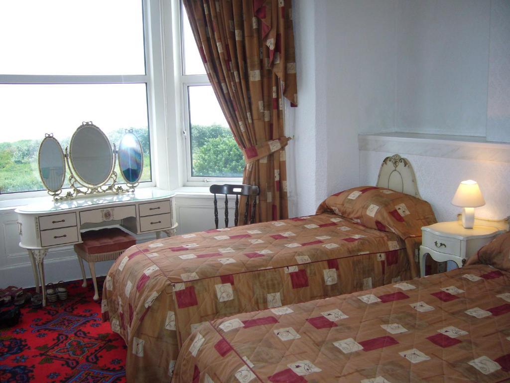 Double or Twin Room with Sea View