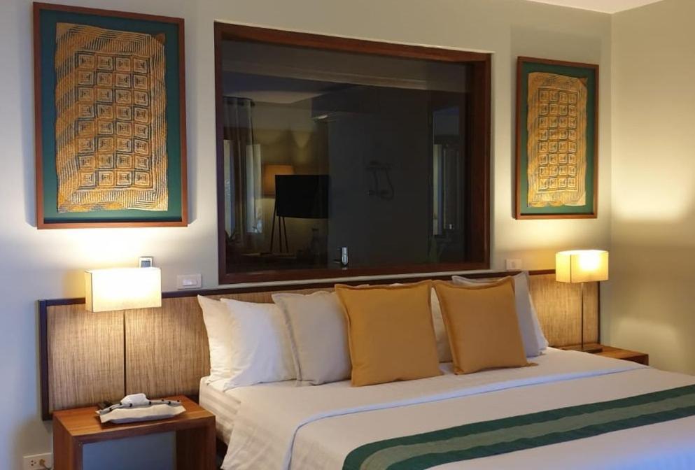 Deluxe King Room Ocean View