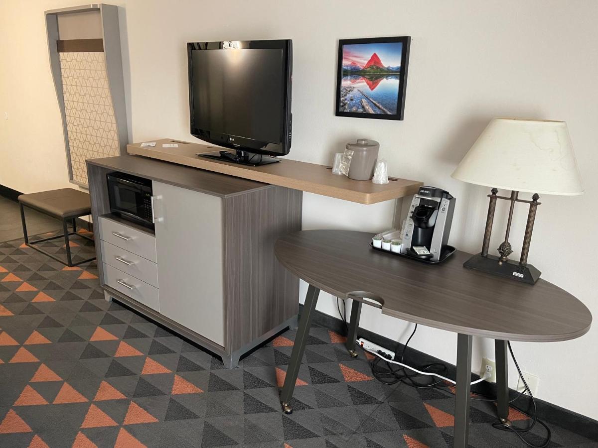 One-Bedroom King Suite