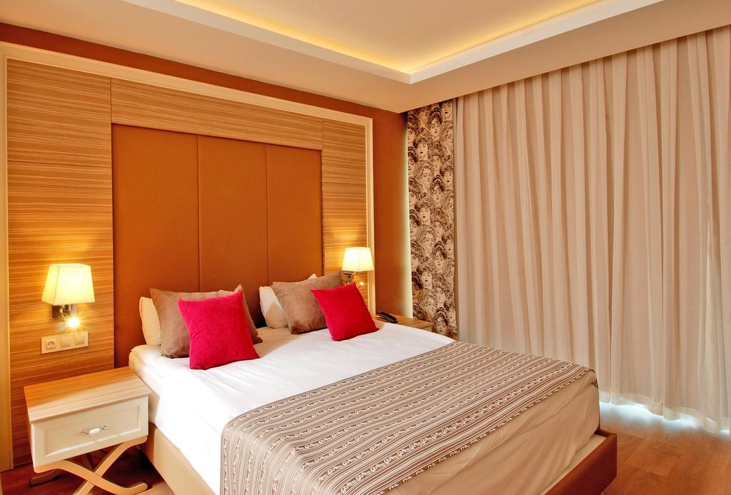 Standard Double or Twin Room Land View