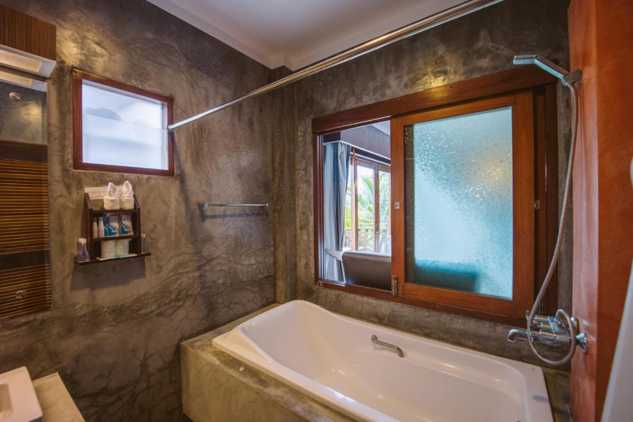 Deluxe Doppelzimmer mit Poolblick