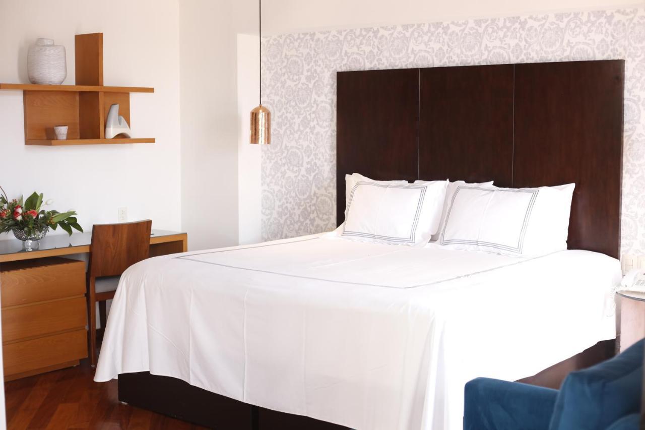 Standard King Room,1208339584:JPEG