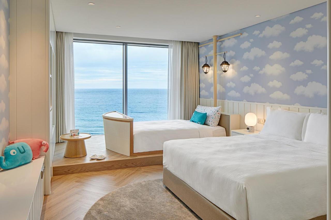Kids Deluxe Twin Room with Ocean View