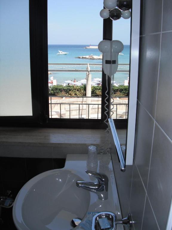 Deluxe Double Room Balcony Sea View,686284086:JPEG