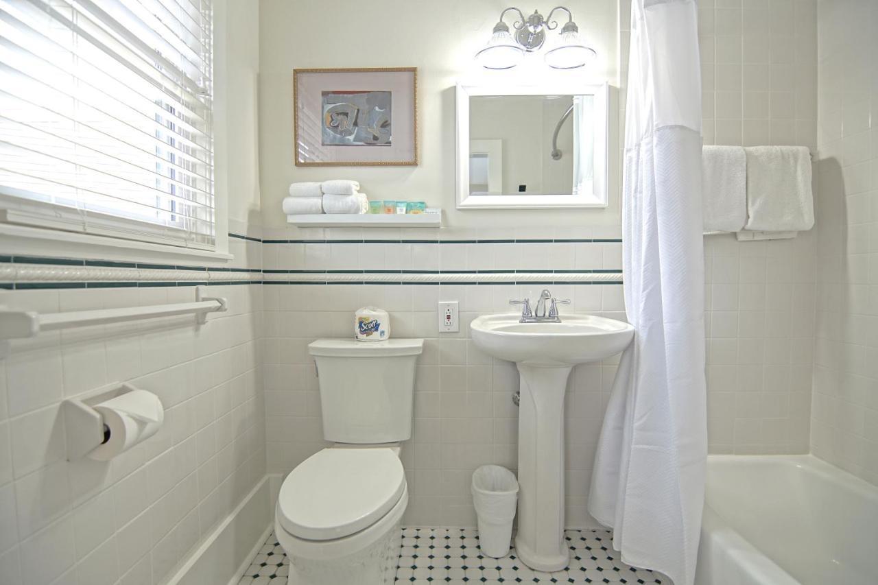 Queen Superior Room - Dog Friendly