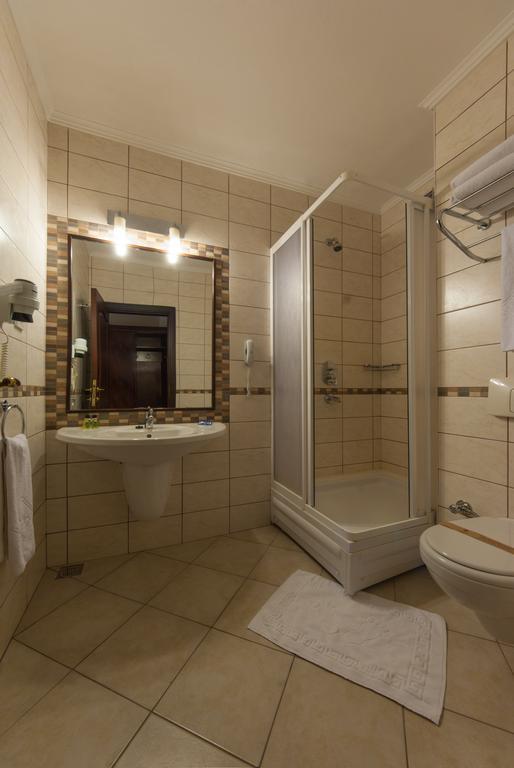 Standard Double or Twin Room,114700502:JPEG