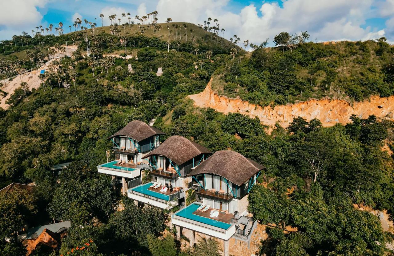 Hanging Pool Residence with Free Exclusive Benefit