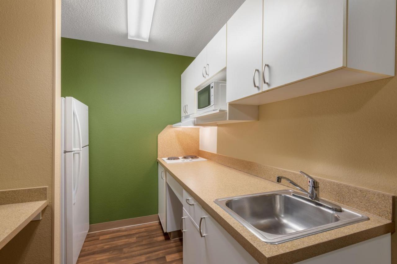 Queen studio with 1 Queen Bed - Disability Access/Non-Smoking
