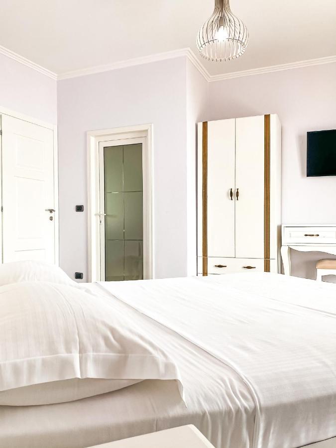 Double Room,1363383770:JPEG