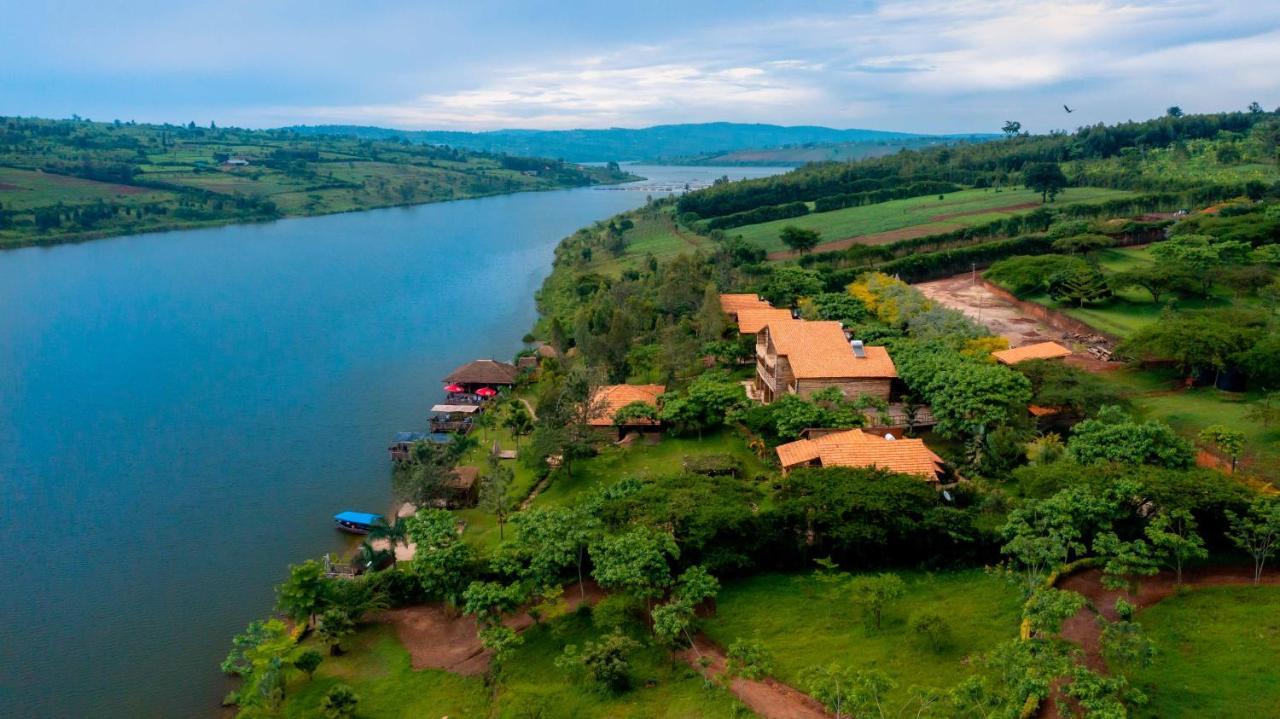 Family Room with Lake View