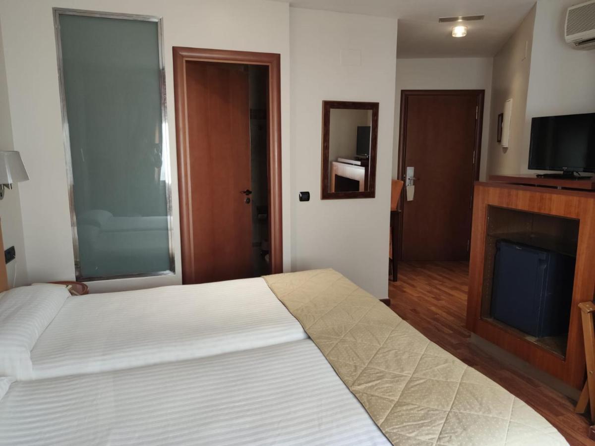 Double or Twin Room,1162983954:JPEG