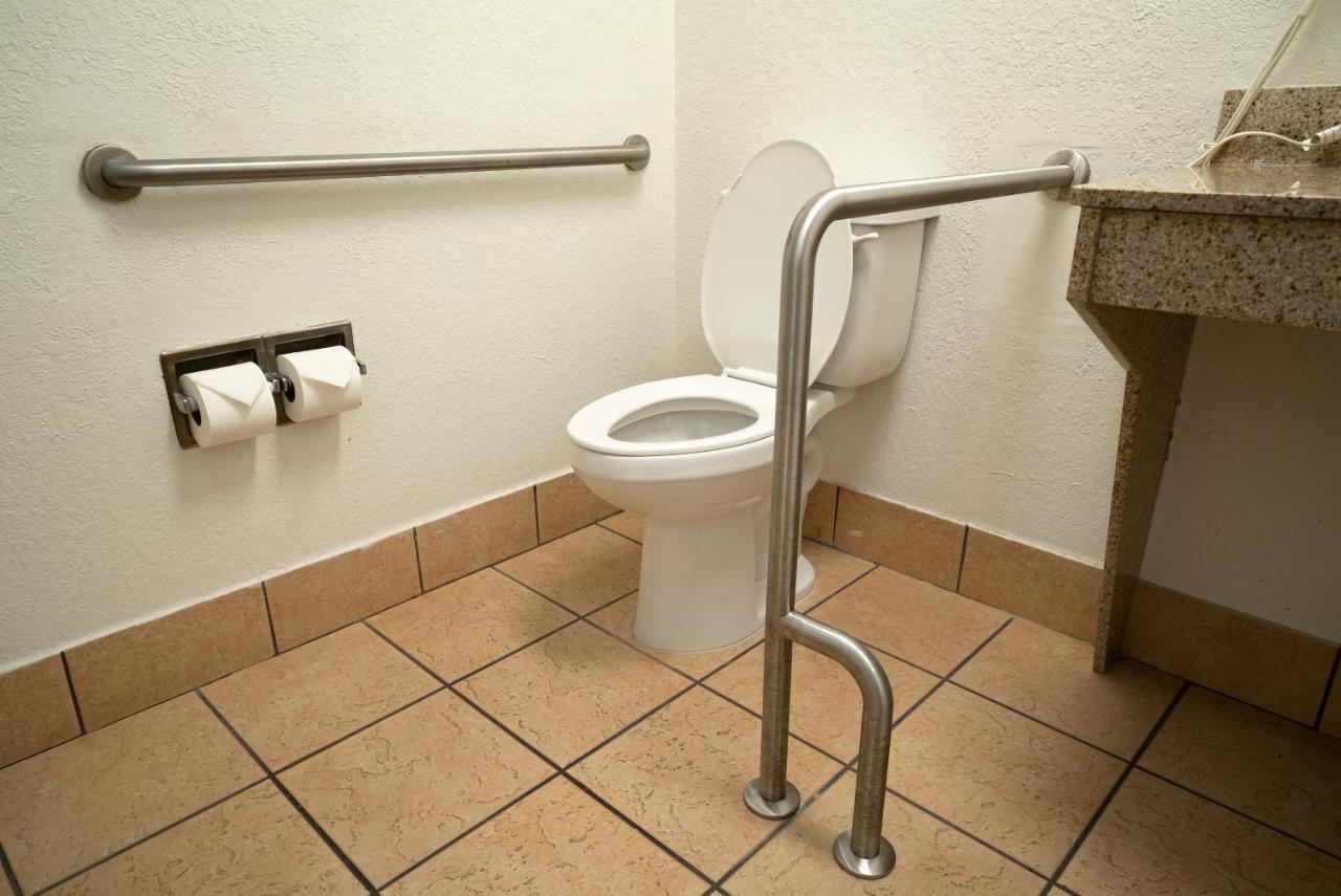 Habitación con cama extragrande y ducha - Adaptada para personas con movilidad reducida - No fumadores - Pasillo interior