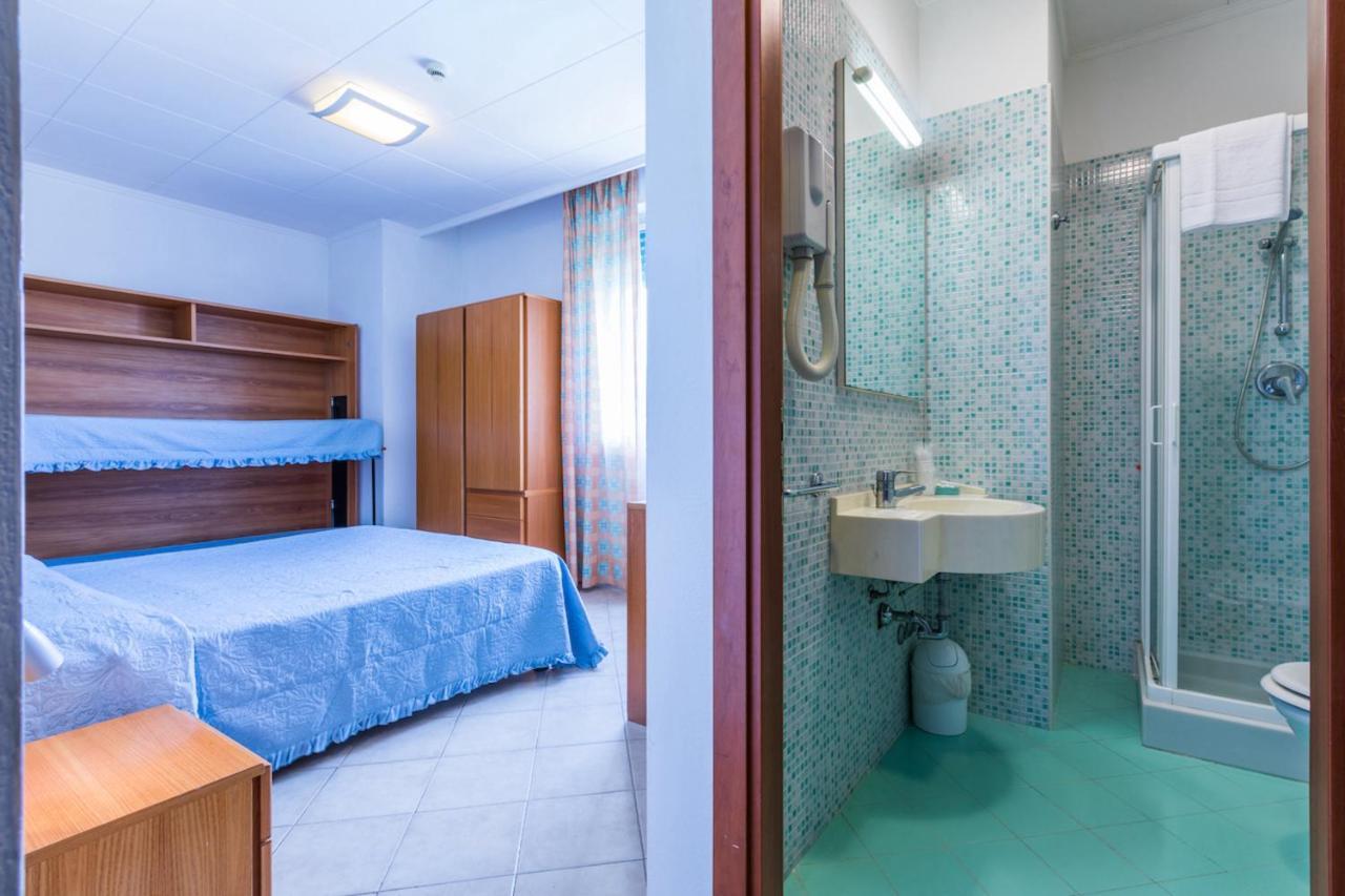 Standard Quadruple Room,1169184514:JPEG