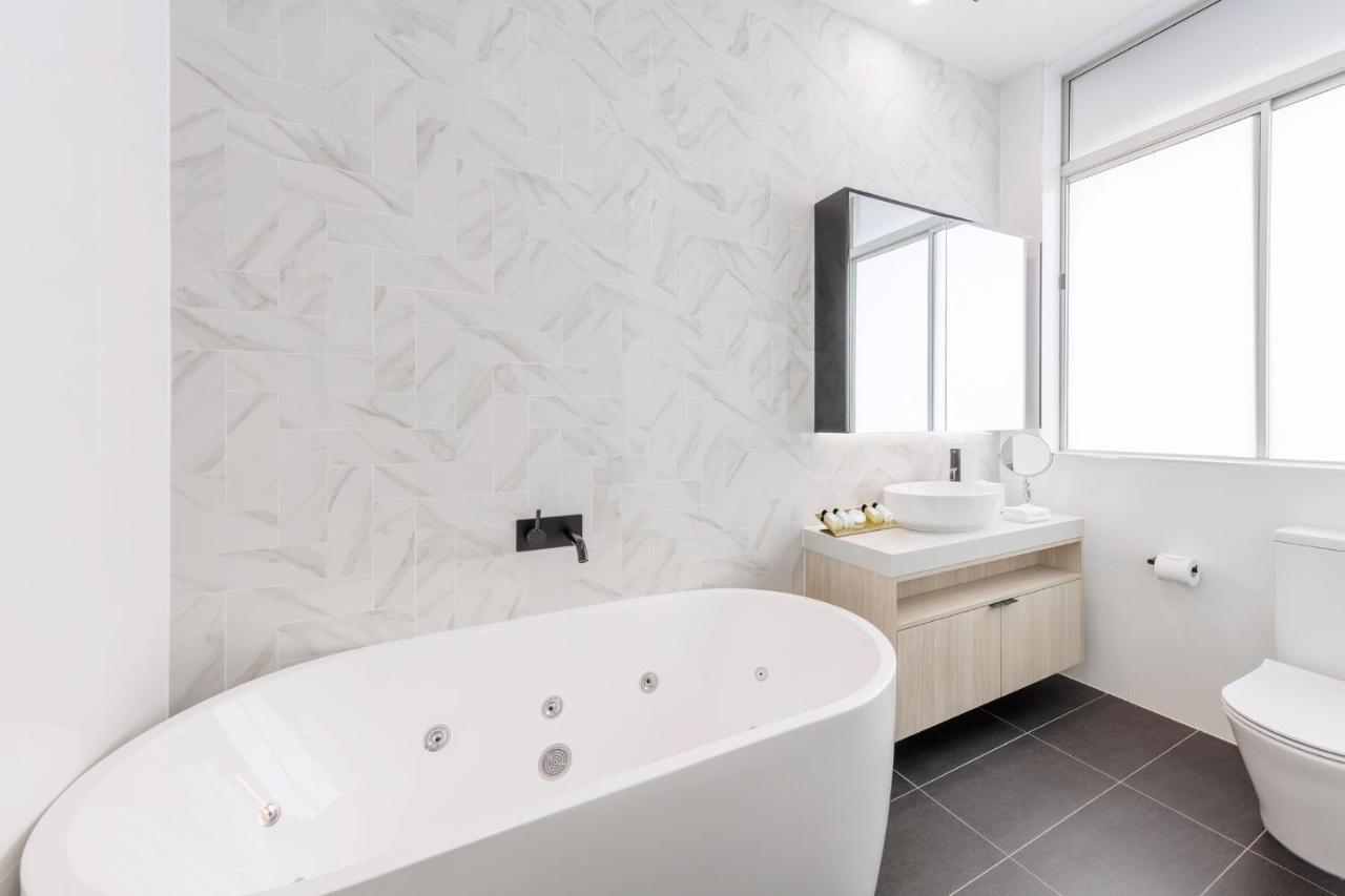 Three-Bedroom Cityside Penthouse