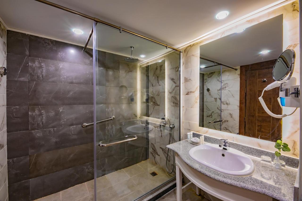 Double or Twin Room Pool View