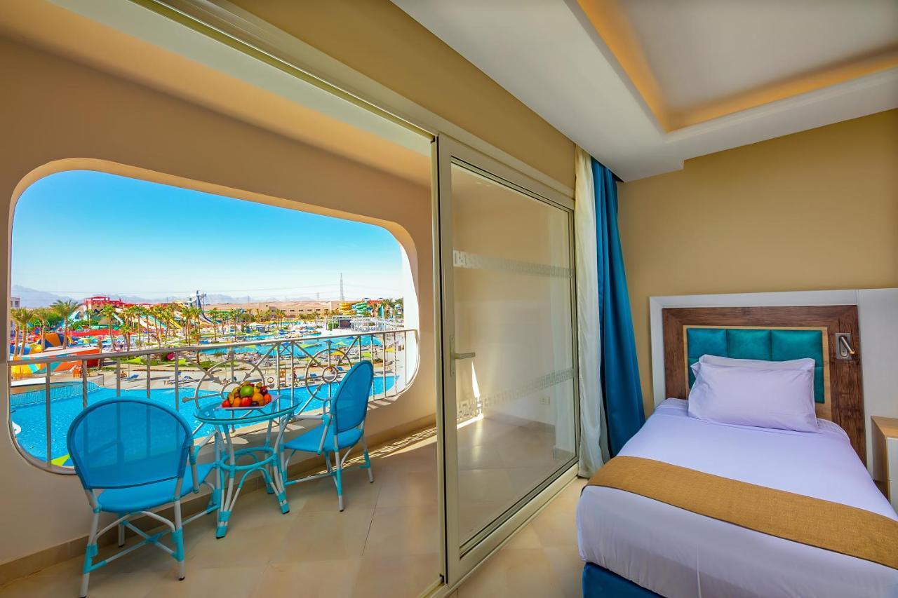 Double or Twin Room Pool View