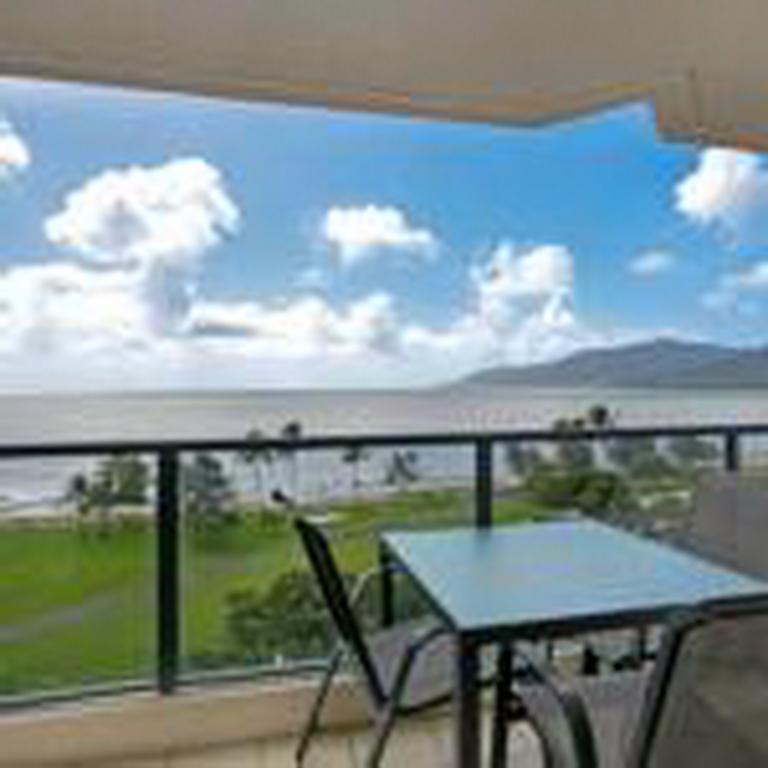 Two-Bedroom Apartment (Free WIFI Access)