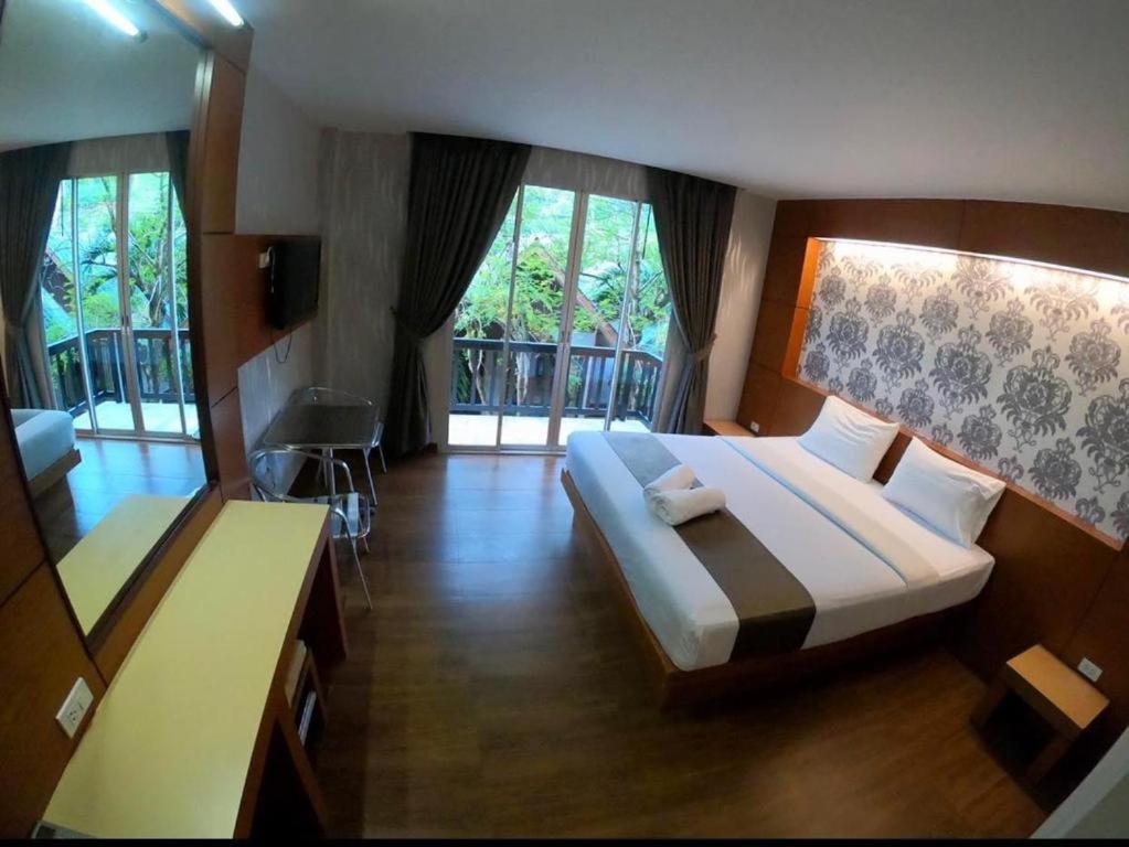 Standard Room Building (No view)