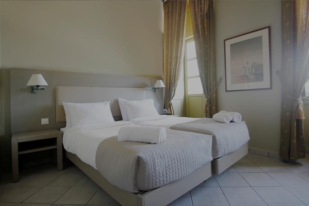 Deluxe Double or Twin Room with Balcony or Window with Sea View