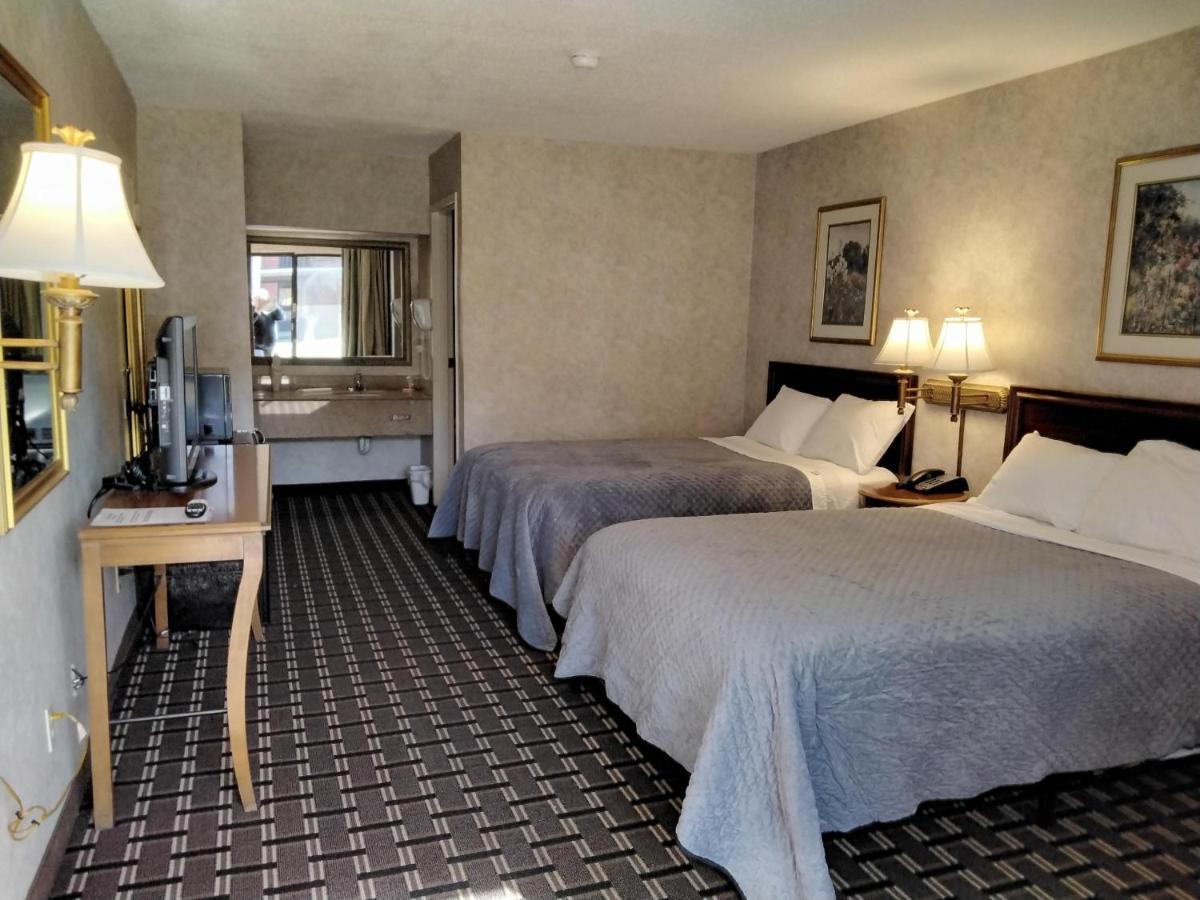 Double Room with Two Double Beds - Non-Smoking