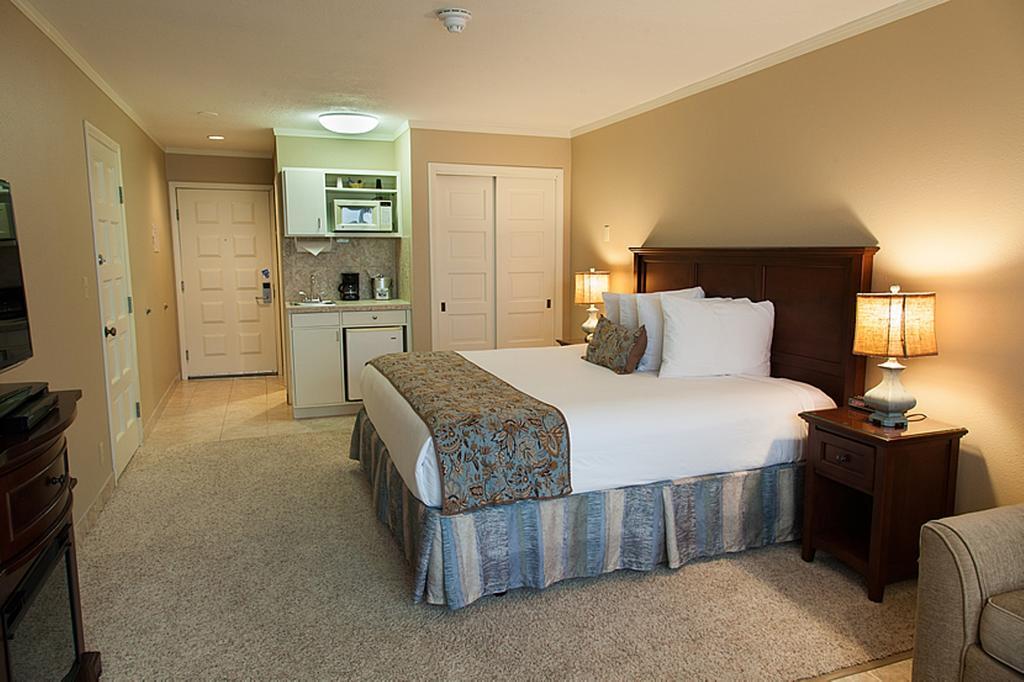 Queen Room
