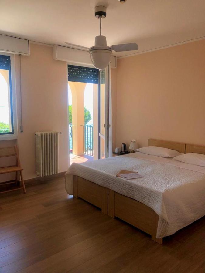 Double or Twin Room Balcony Lake View