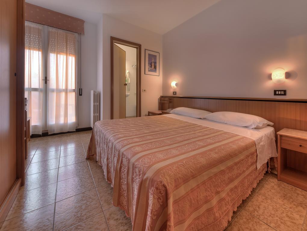 Double Room,665857818:JPEG