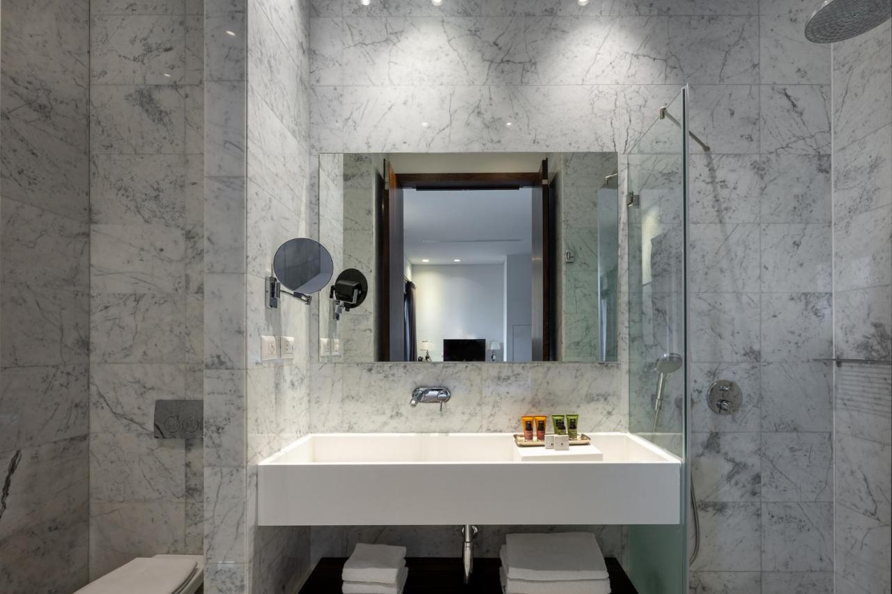 Executive King Suite with Spa Bath - Non smoking