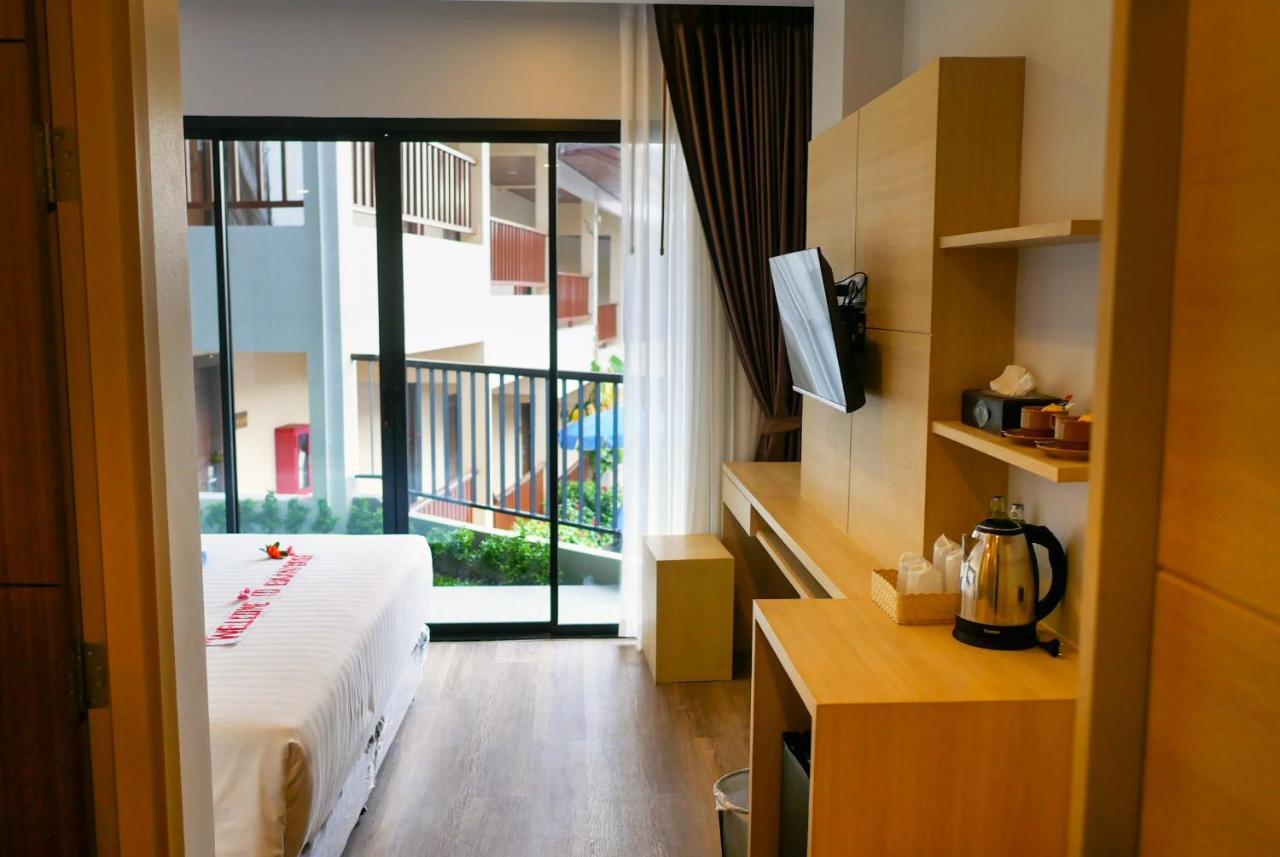 Gemütliches Doppelzimmer mit Poolblick
