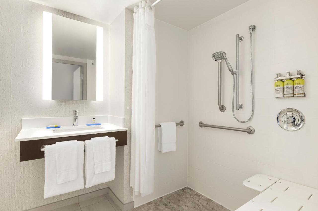 Standard King Room with Roll-In Shower - Communications Access