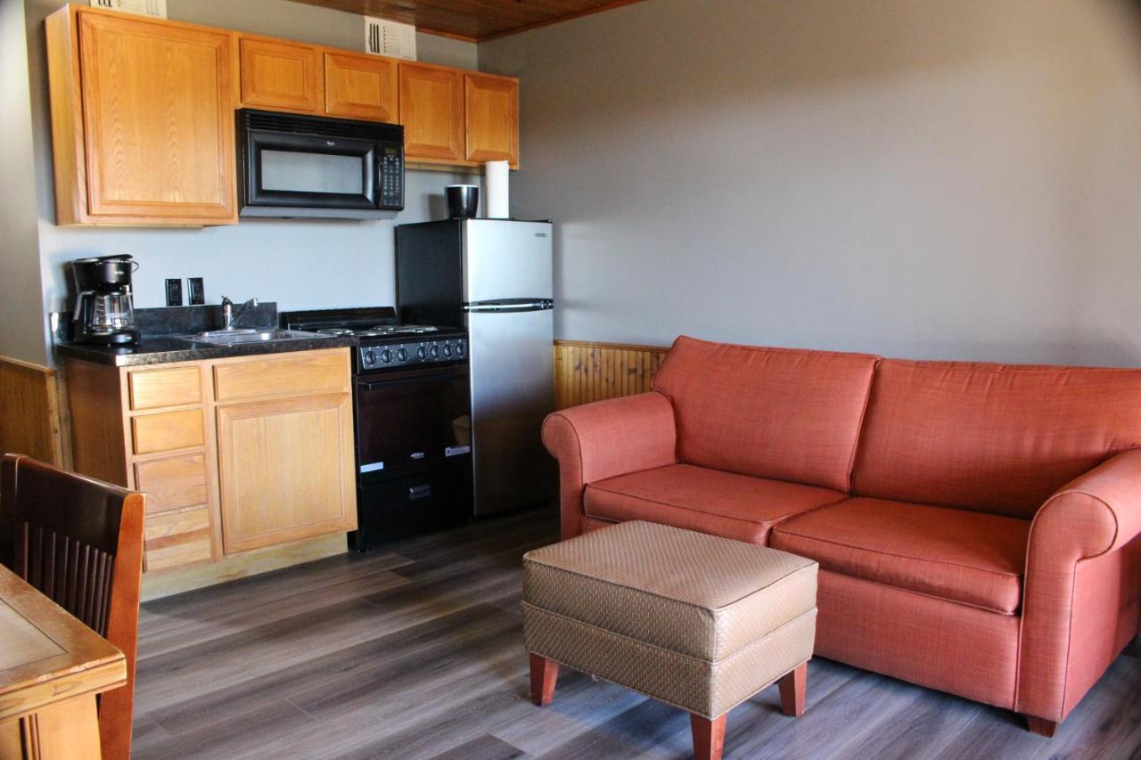 Lodge Suite Downstairs w/ Deck