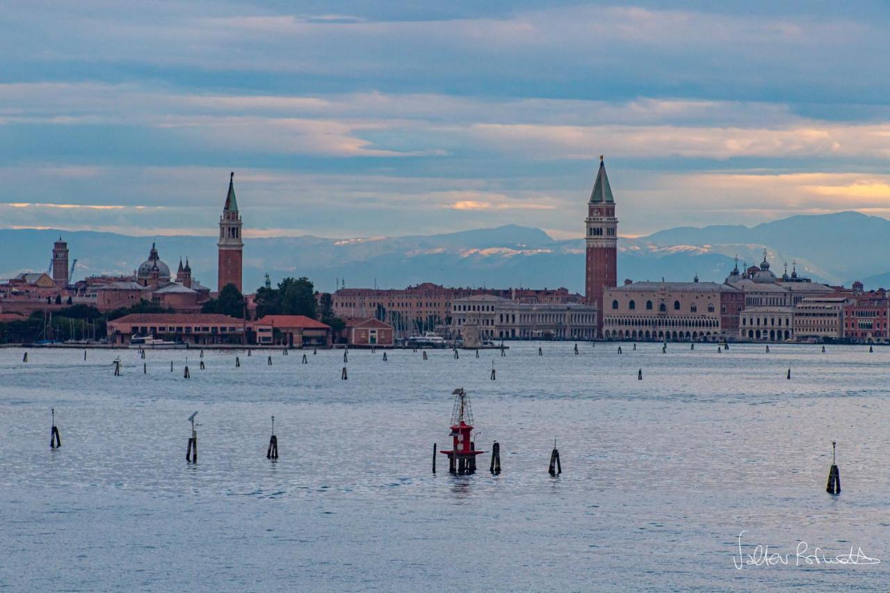Superior Doppelzimmer mit Blick auf San Marco