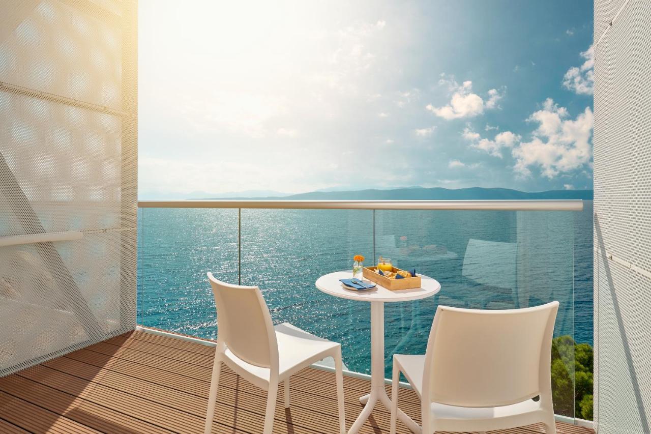 Junior Suite with Balcony and Sea View