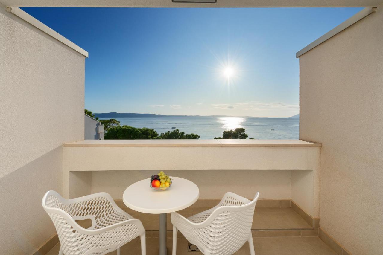 Offerta Speciale - Camera Matrimoniale Comfort in Residence con Balcone, Vista Mare Parziale, Bevande a Cena, Parcheggio e Lettini